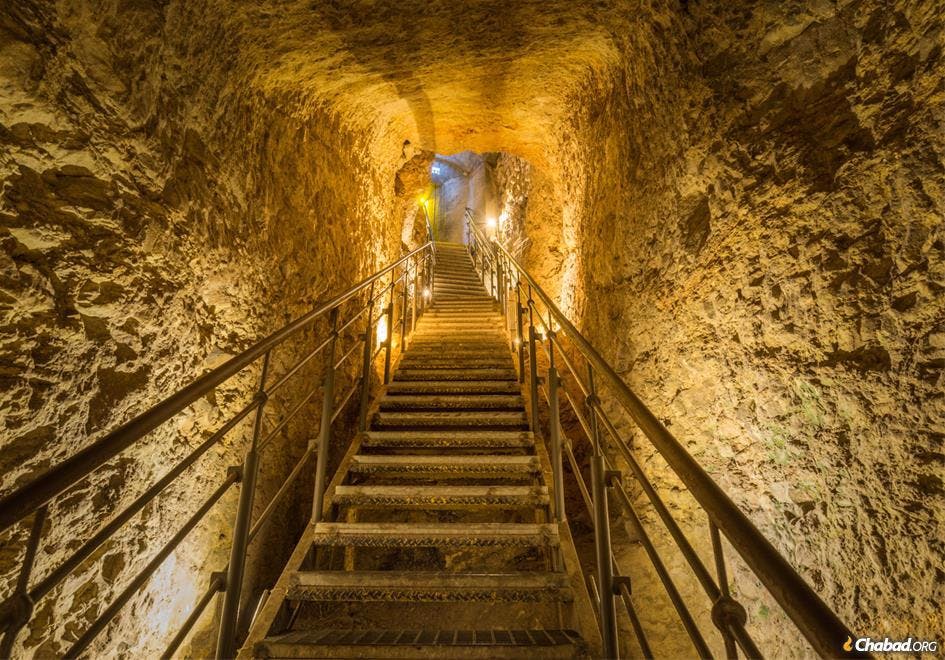 Hezekiah&#8217;s Tunnel: Discovery and Significance (Biblical Archaeology)