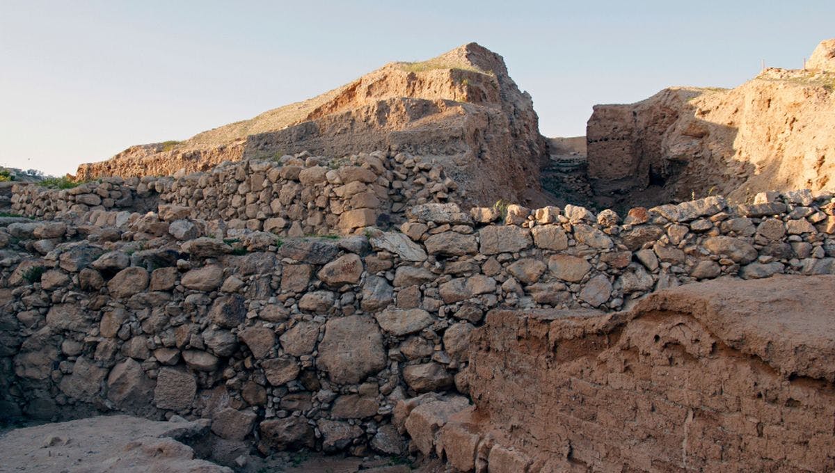 Jericho&#8217;s Walls: Discovery and Significance (Biblical Archaeology)